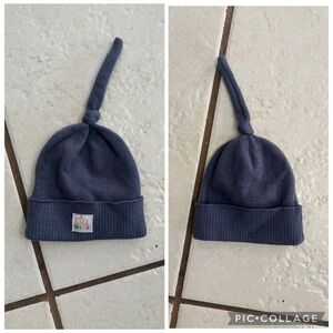 NB NYGB Take me home solid Navy knot hat.  In EUC!  48% Rayon, 32% Recycled Poly